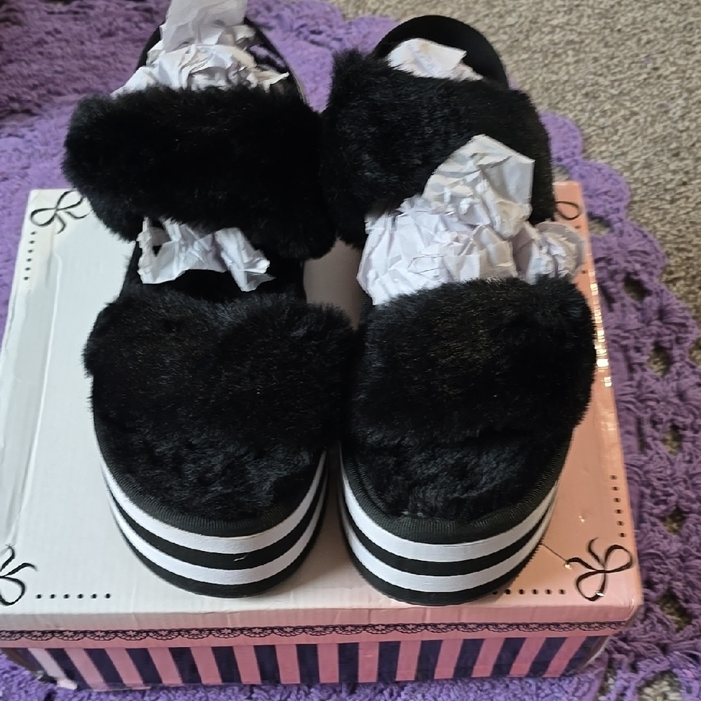 Women's Black Fur Slip-On Shoes